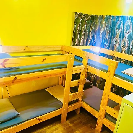 Regalia Skypool Klcc Hostel Kuala Lumpur Luaran gambar